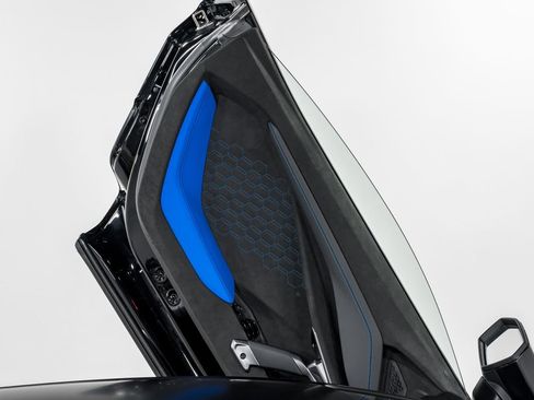 Used 2025 Lamborghini Revuelto AWD/4WD image 9