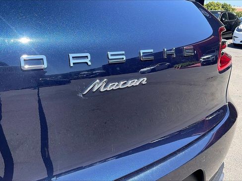 Used 2018 Porsche Macan AWD/4WD image 13