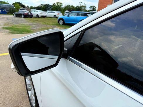 Used 2017 Chevrolet Impala LT image 10