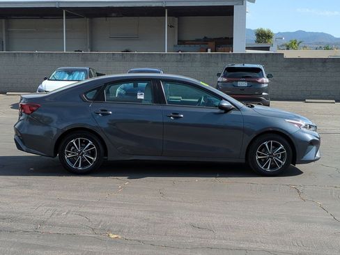 Used 2022 Kia Forte LXS image 5