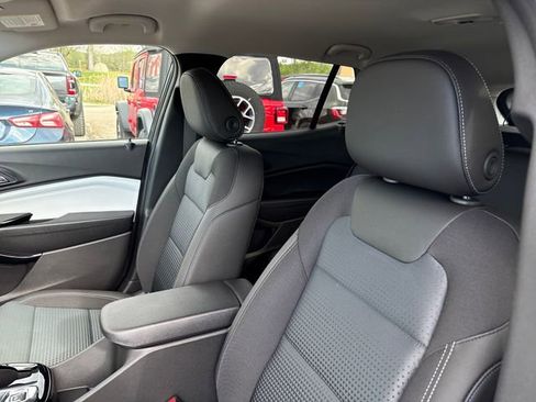 New 2026 Chevrolet Trax LT image 9