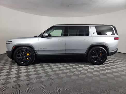 Used 2024 Rivian R1S Adventure image 2