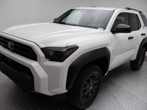 Used 2025 Toyota 4Runner SR5 image 2