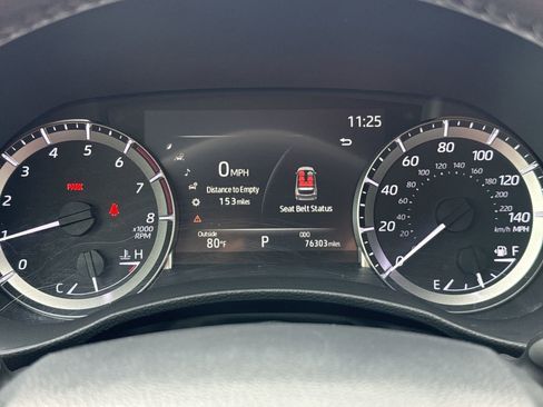 Used 2023 Toyota Highlander XSE FWD image 10