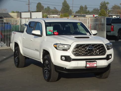 Certified 2023 Toyota Tacoma TRD Sport image 2