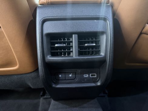 Used 2019 Cadillac XT4 Premium Luxury image 27