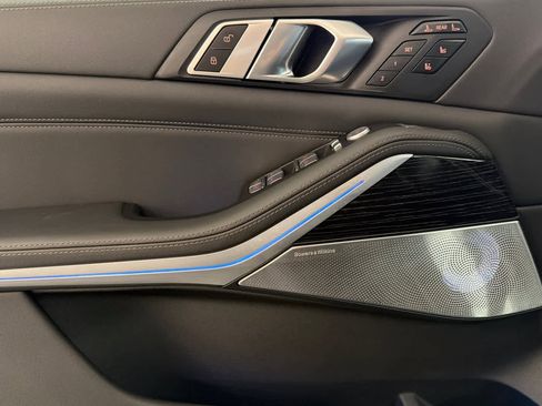 Used 2023 BMW X7 xDrive40i w/ Executive Package image 12