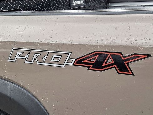 Used 2022 Nissan Frontier PRO-4X image 34