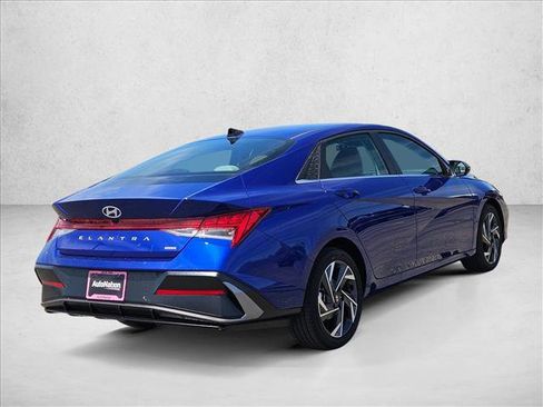 New 2026 Hyundai Elantra Limited FWD image 2