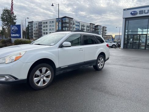 Used 2012 Subaru Outback 2.5i Limited w/ Moonroof Pkg image 3