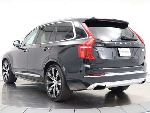 Used 2021 Volvo XC90 T8 Inscription w/ Lounge Package AWD/4WD image 3