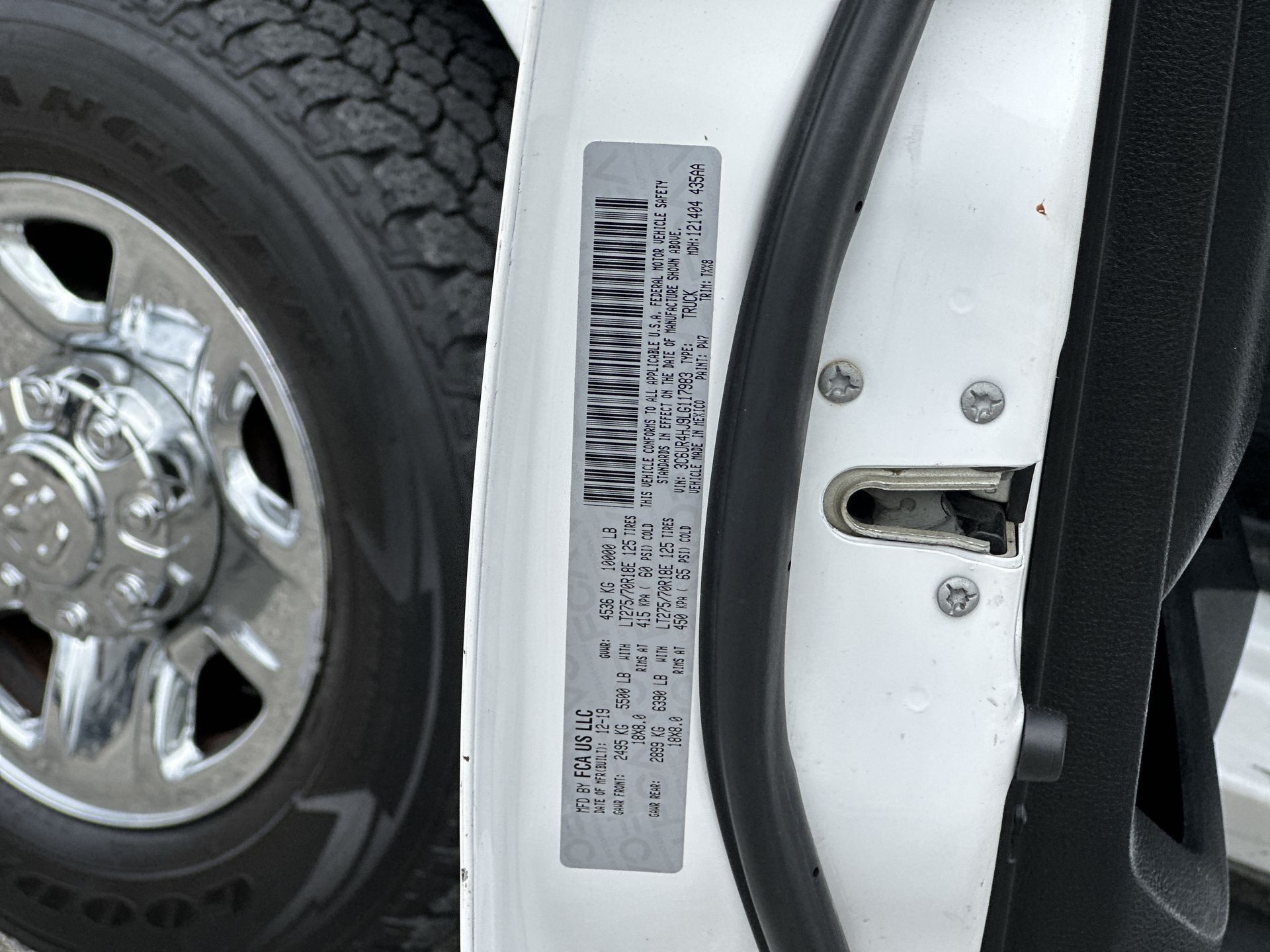 Used 2020 RAM 2500 Tradesman w/ Chrome Appearance Group RWD image 33