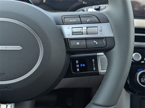 New 2025 Hyundai Tucson Limited image 17