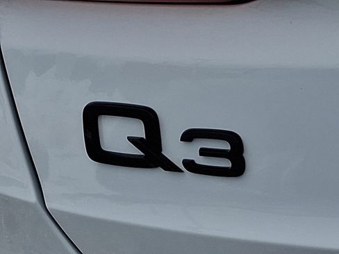 Certified 2025 Audi Q3 2.0T Premium Plus w/ Premium Plus Package image 33