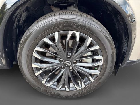 Used 2025 Nissan Rogue Platinum w/ Tech Package FWD image 11