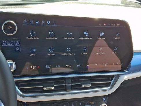 Certified 2025 Chevrolet Equinox EV LT image 27