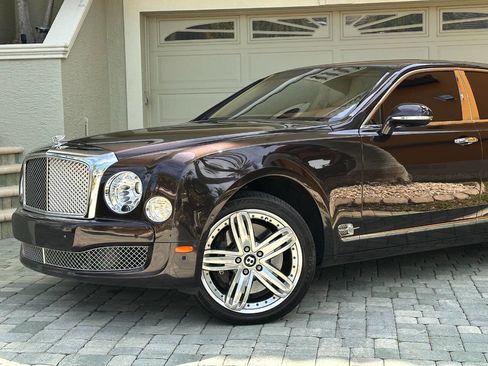 Used 2012 Bentley Mulsanne image 2