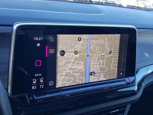 Used 2025 Volkswagen Atlas SEL Premium R-Line image 21