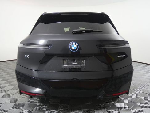 Used 2024 BMW iX xDrive50 w/ Premium Package AWD/4WD image 4