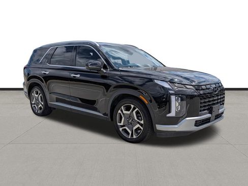 Used 2023 Hyundai Palisade Limited w/ Cargo Package image 3