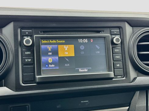 Used 2019 Toyota Tacoma SR AWD/4WD image 11