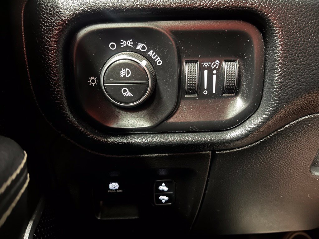 Used 2021 RAM 1500 Laramie AWD/4WD image 23