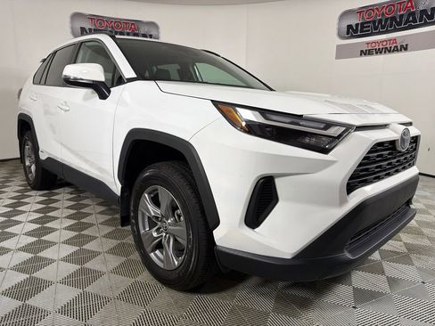 Used 2024 Toyota RAV4 XLE AWD/4WD image 1