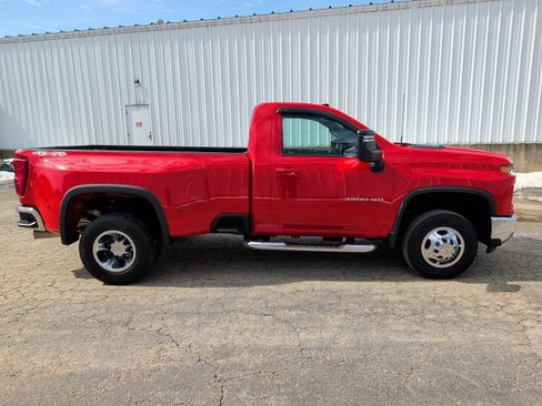 Used 2024 Chevrolet Silverado 3500 LT w/ Convenience Package image 6
