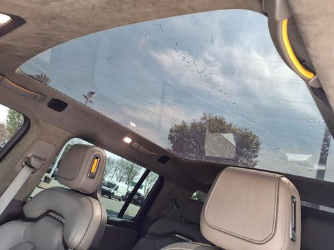 Used 2024 Rivian R1S Adventure AWD/4WD image 7