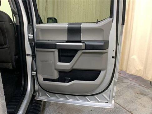 Used 2019 Ford F150 XLT w/ Trailer Tow Package image 13