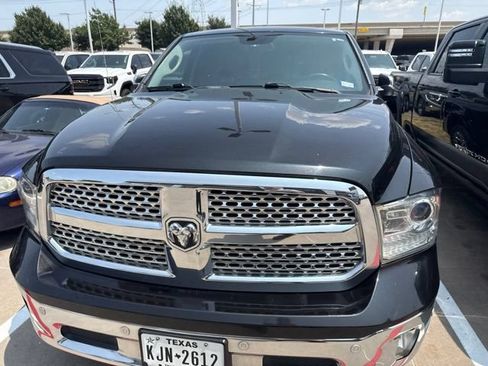 Used 2017 RAM 1500 Laramie w/ Convenience Group AWD/4WD image 3