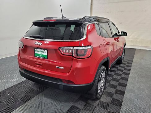Used 2020 Jeep Compass Latitude AWD/4WD image 9