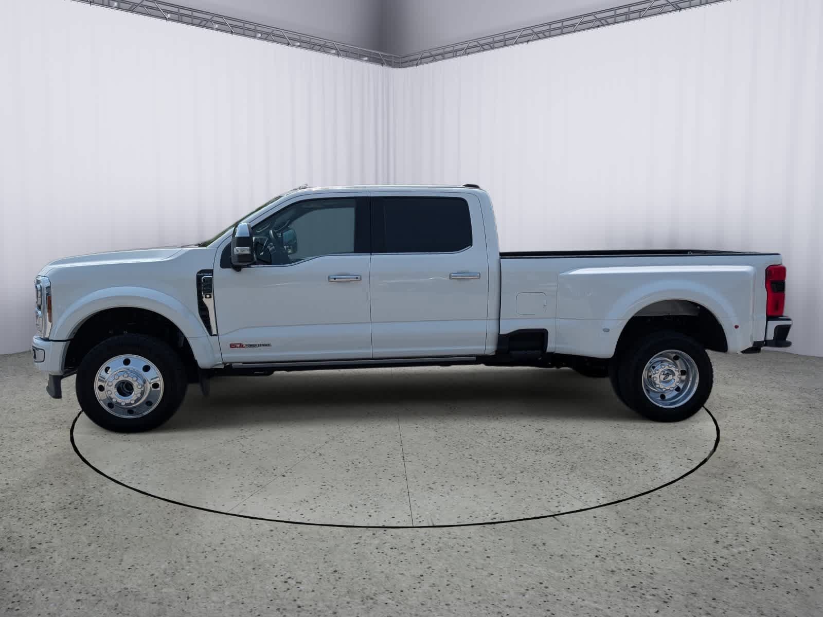 Used 2025 Ford F450 Platinum w/ Platinum Plus Package AWD/4WD image 6