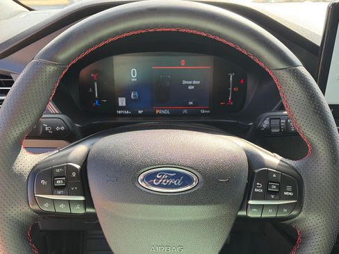 Certified 2025 Ford Escape ST-Line w/ Tech Pack #1 AWD/4WD image 14