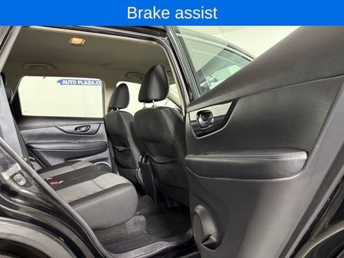 Used 2018 Nissan Rogue S image 16