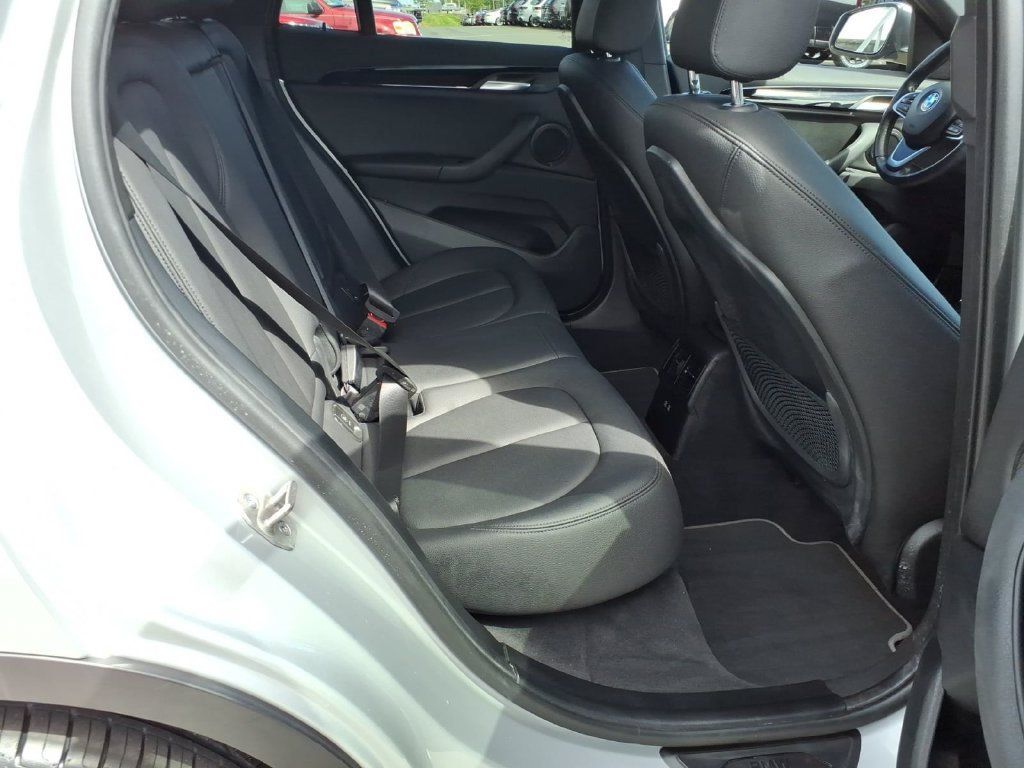 Used 2021 BMW X1 xDrive28i w/ Convenience Package AWD/4WD image 13