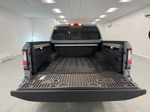 Used 2025 Nissan Frontier PRO-4X w/ Pro Convenience Package image 8