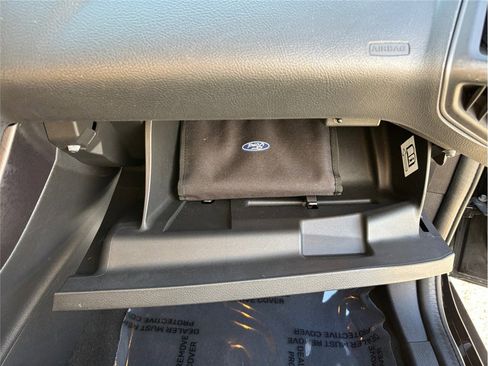 Used 2017 Ford Focus SE image 32