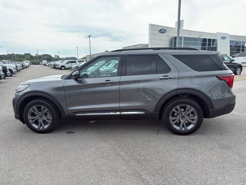 New 2025 Ford Explorer Active w/ Active Comfort Package image 8