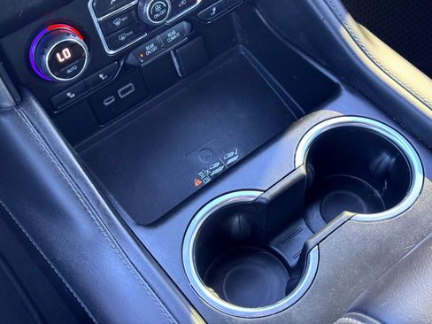 Used 2022 Chevrolet Tahoe Z71 w/ Luxury Package image 29