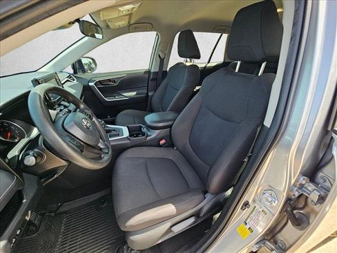 Used 2022 Toyota RAV4 LE FWD image 15