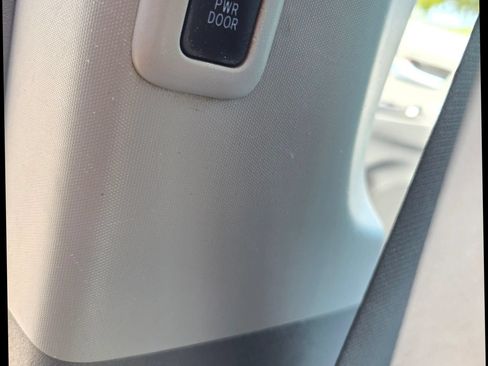 Used 2015 Toyota Sienna XLE w/ XLE Navigation Package FWD image 42
