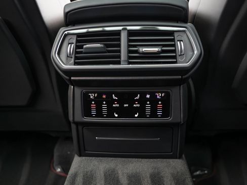 Used 2020 Lamborghini Urus image 31