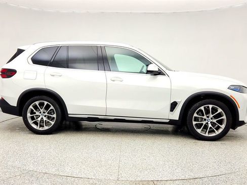 Used 2025 BMW X5 xDrive40i image 4