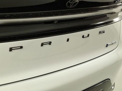 New 2026 Toyota Prius Plug-In Hybrid FWD image 21
