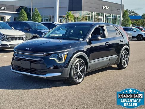 Used 2023 Kia Niro LX image 2