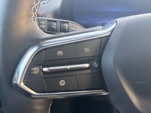 Used 2025 Chevrolet Traverse LT w/ Sun and Wheel Package image 21