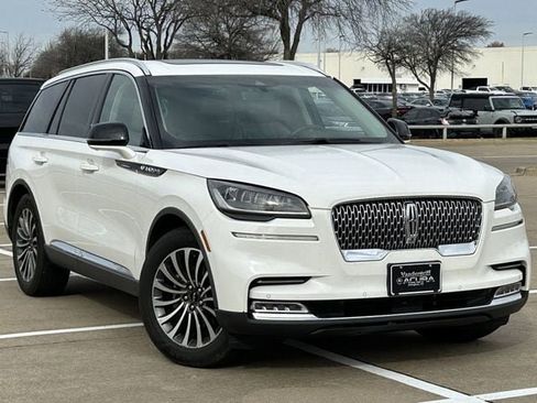 Used 2021 Lincoln Aviator Reserve w/ Elements Package Plus image 2