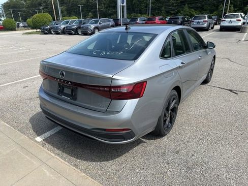 New 2025 Volkswagen Jetta SE image 7