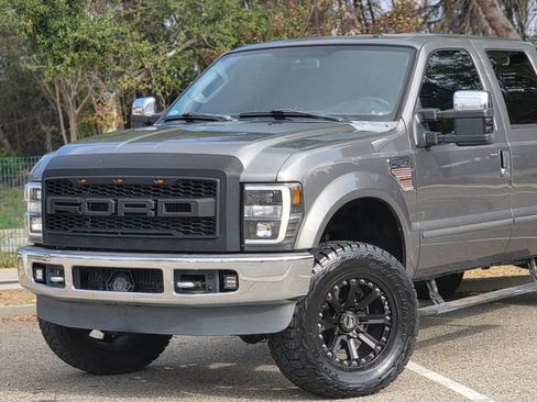 Used 2010 Ford F350 Lariat image 27